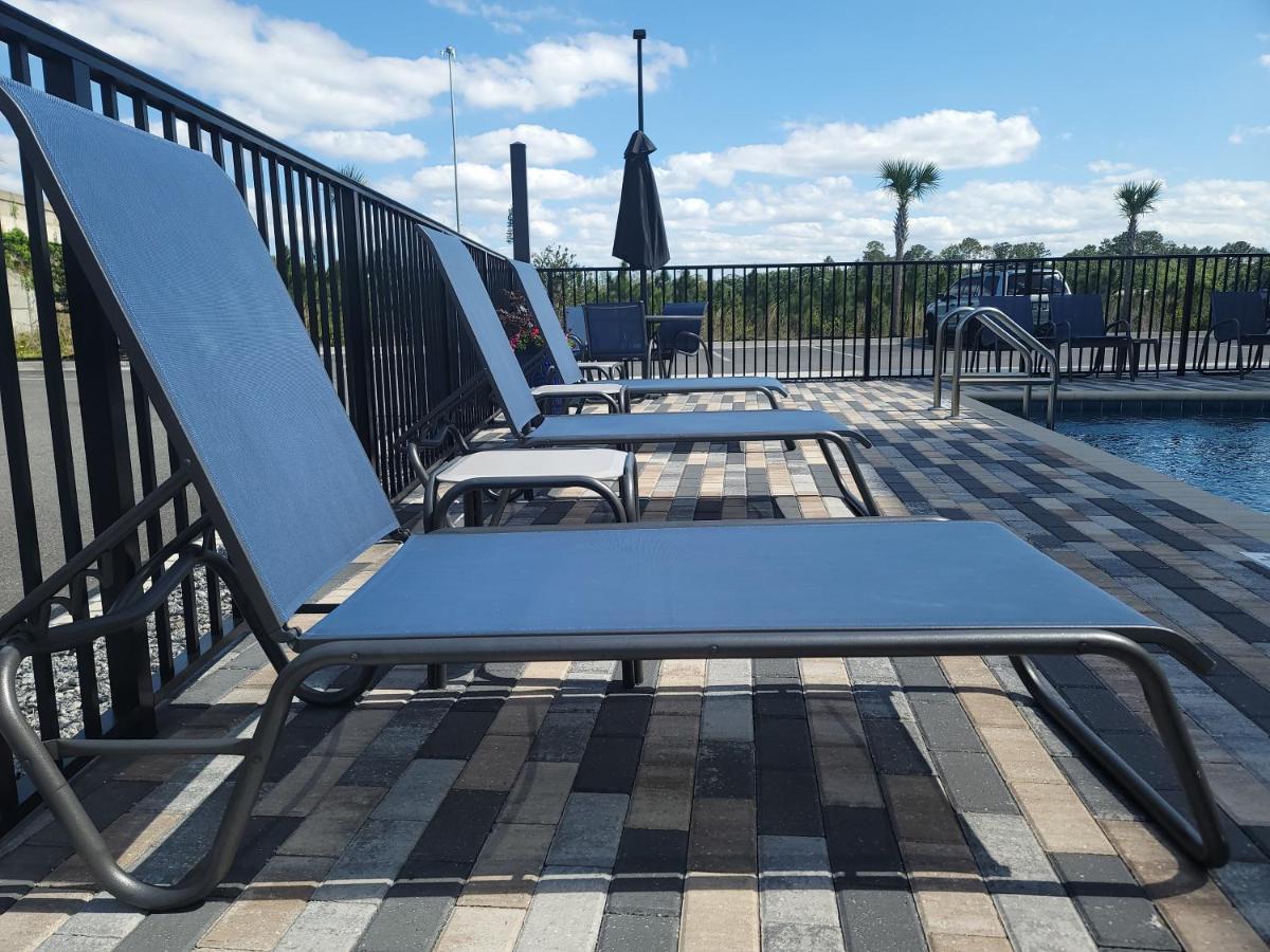 Comfort Inn & Suites Jacksonville - Orange Park Near Naval Air Station Bagian luar foto