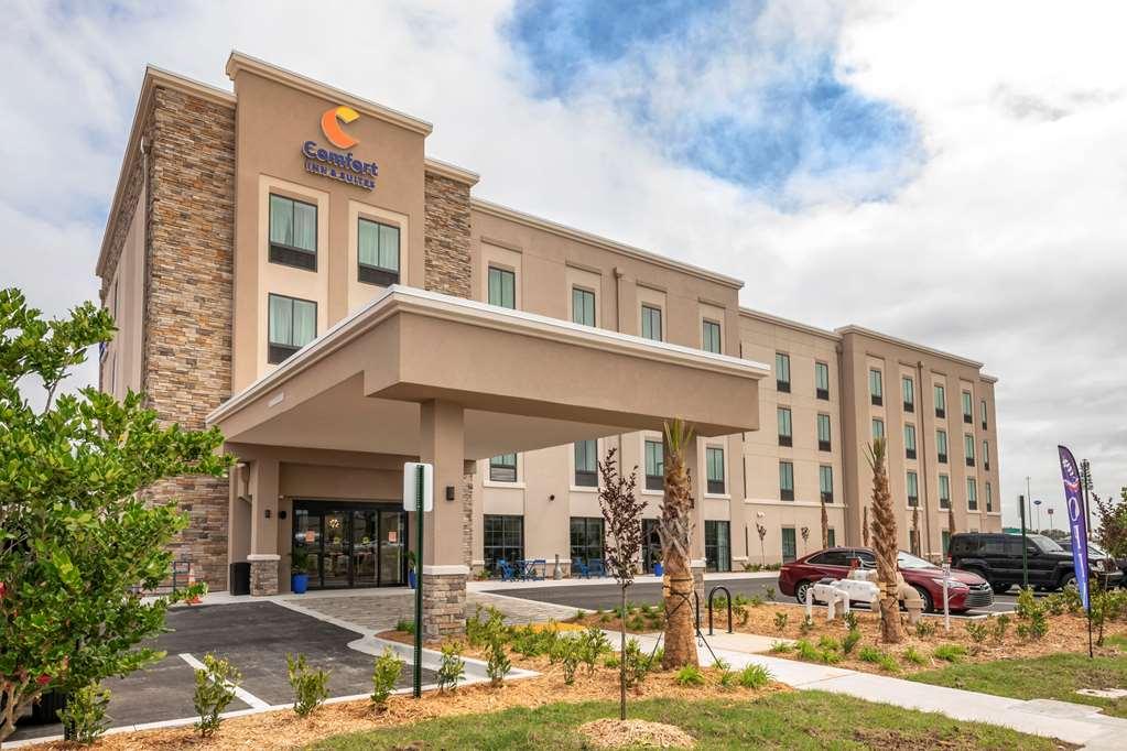 Comfort Inn & Suites Jacksonville - Orange Park Near Naval Air Station Bagian luar foto