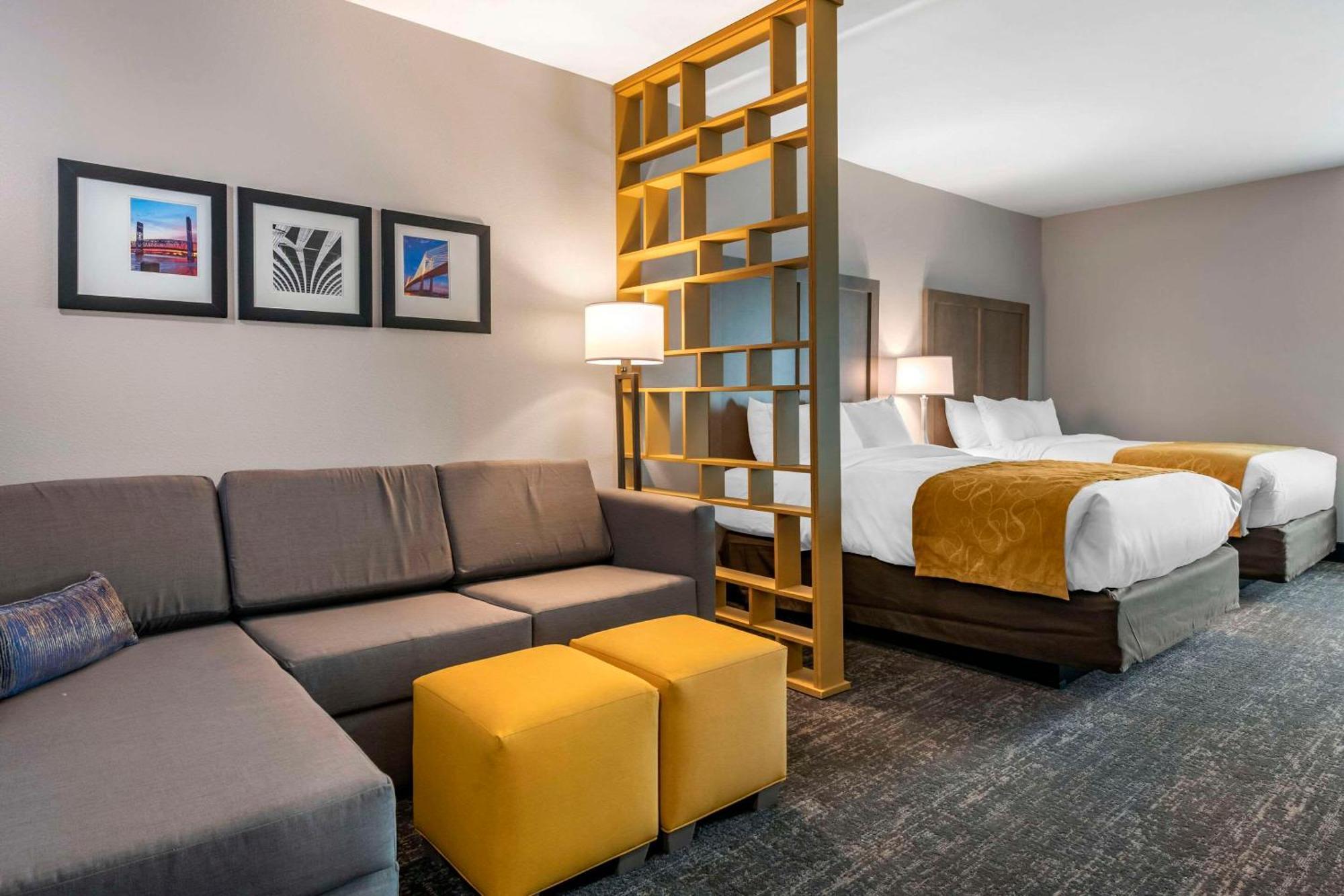 Comfort Inn & Suites Jacksonville - Orange Park Near Naval Air Station Bagian luar foto