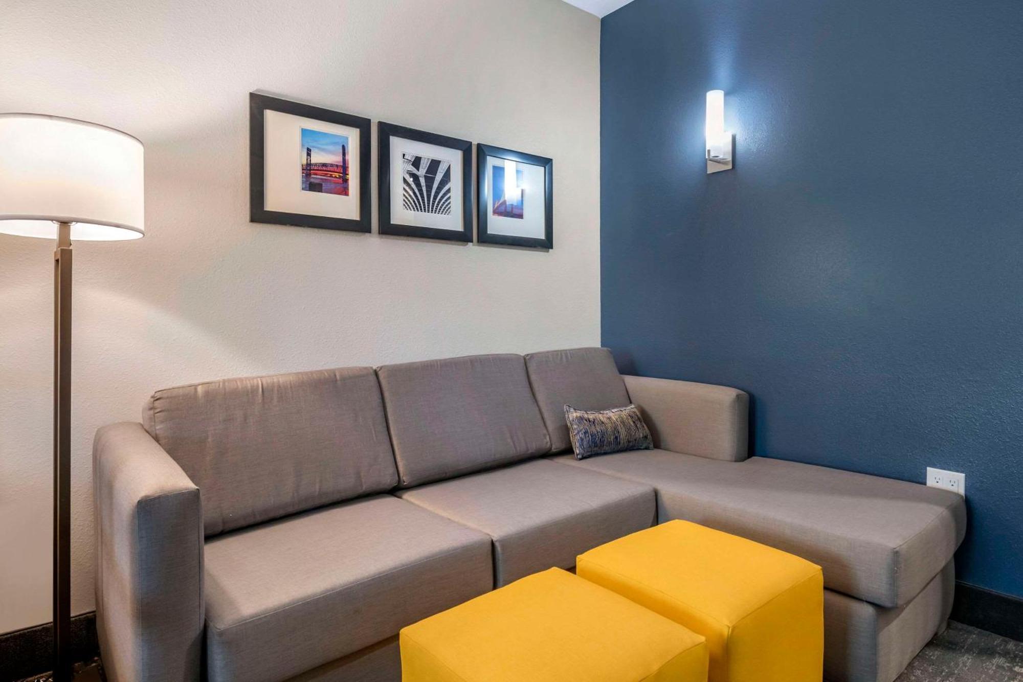 Comfort Inn & Suites Jacksonville - Orange Park Near Naval Air Station Bagian luar foto