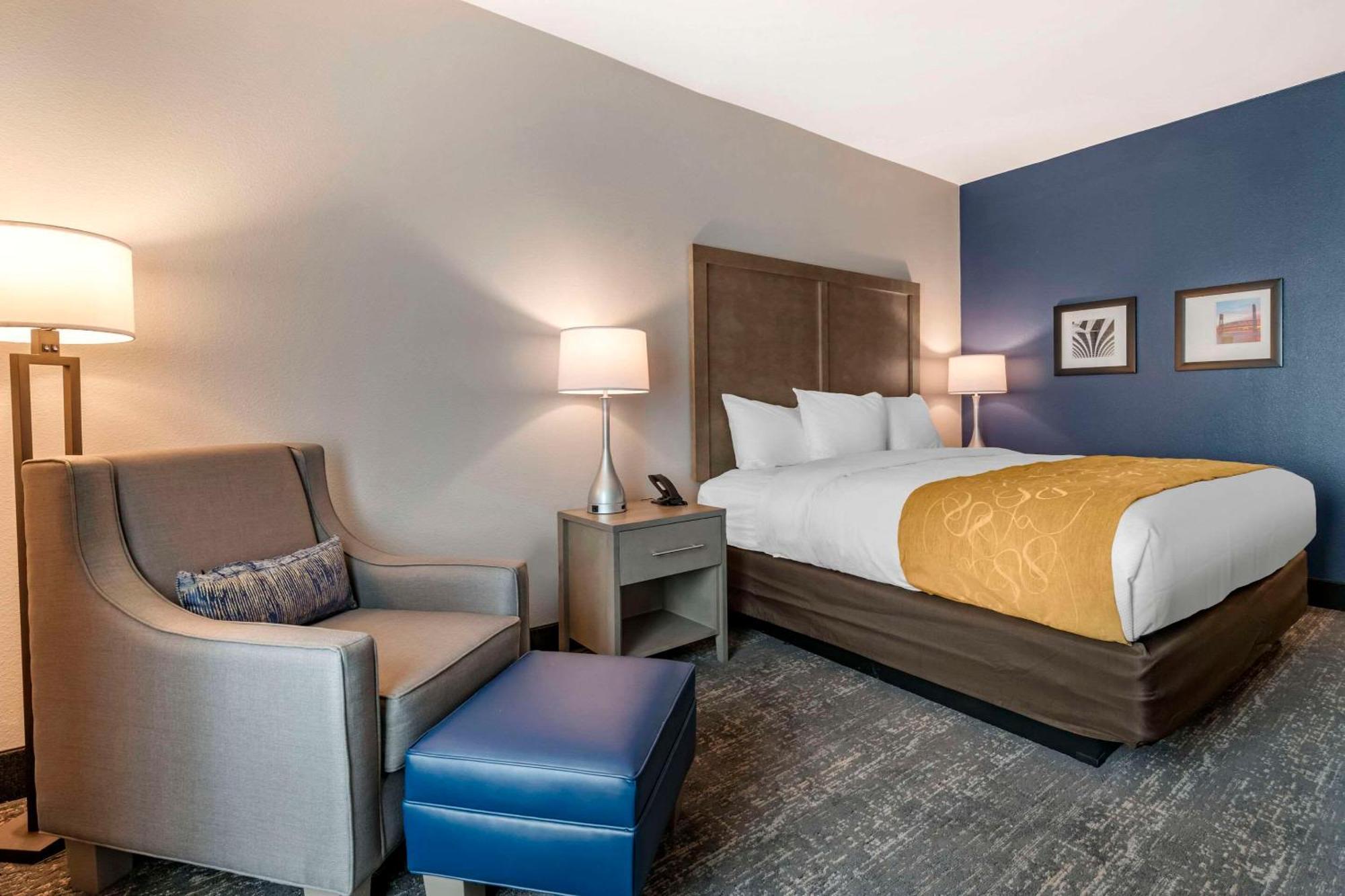 Comfort Inn & Suites Jacksonville - Orange Park Near Naval Air Station Bagian luar foto